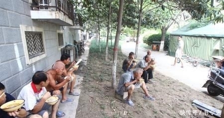  辛苦■虽然建筑工地很辛苦，为什么大多数农民工还愿意去？原因在这里