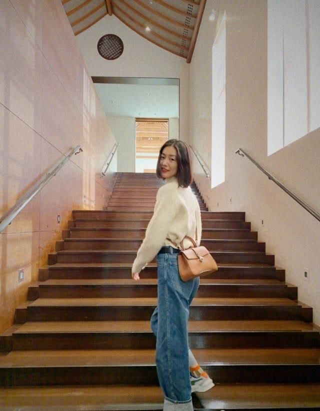 『女性来讲』刘雯开工运营太“俗”,穿629块“dnf搬砖裤”,看了气场我立即闭上嘴了