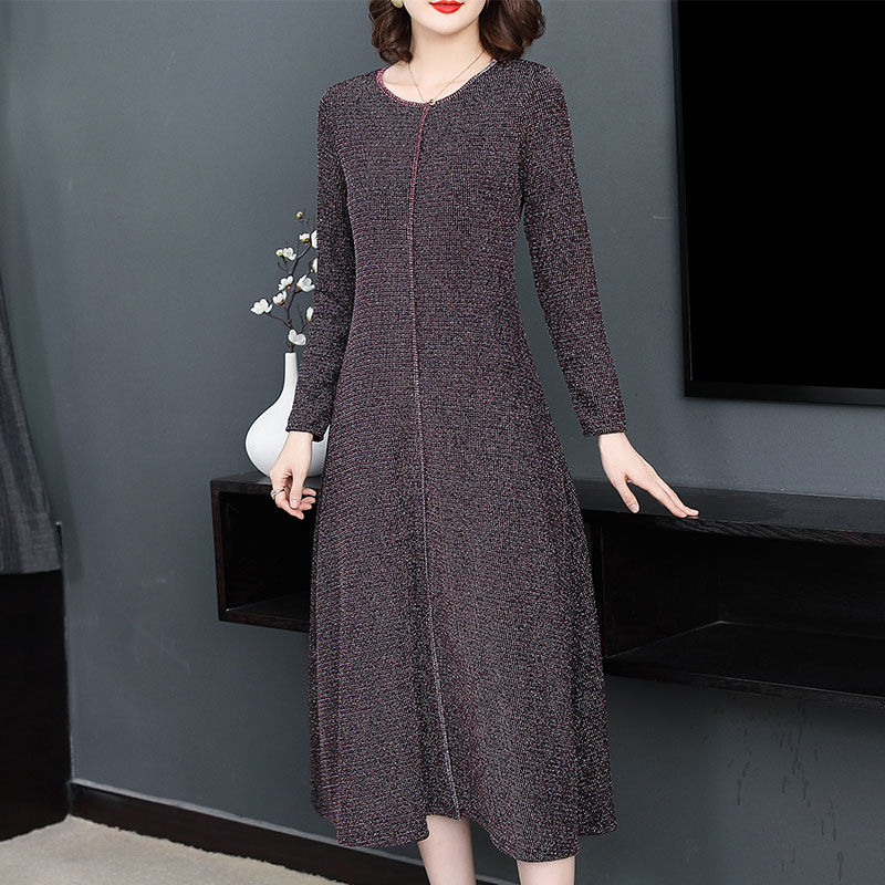 新发现，这“薄”秋裙比旗袍还优雅，衬肤白美嫩，高雅，好开心