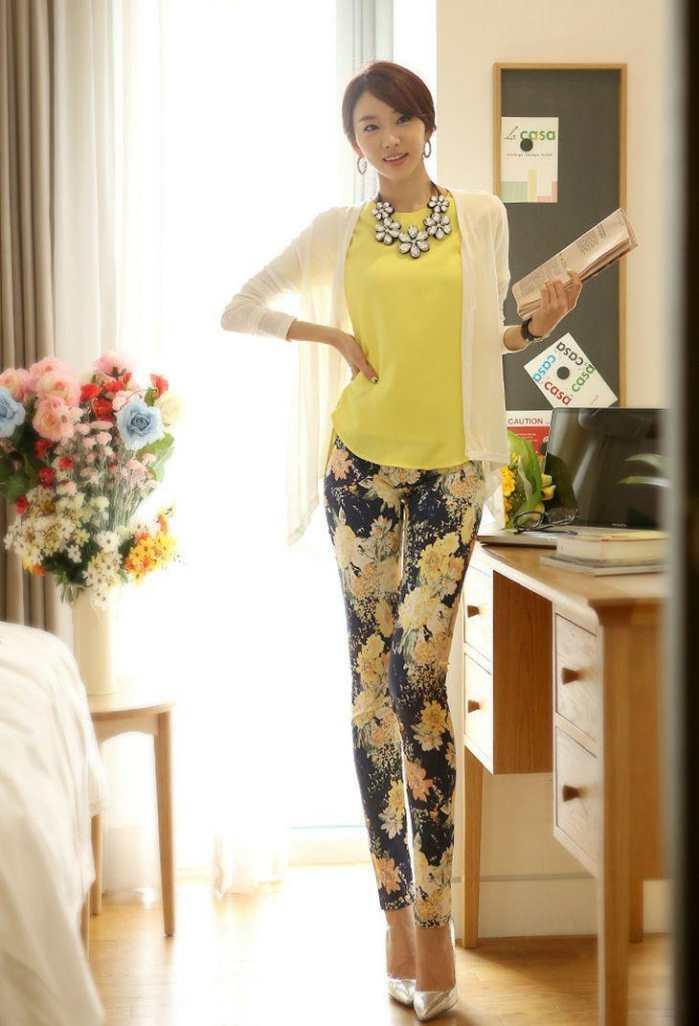 紧身裤线条雅致柔美，穿出性感高贵的女神品味