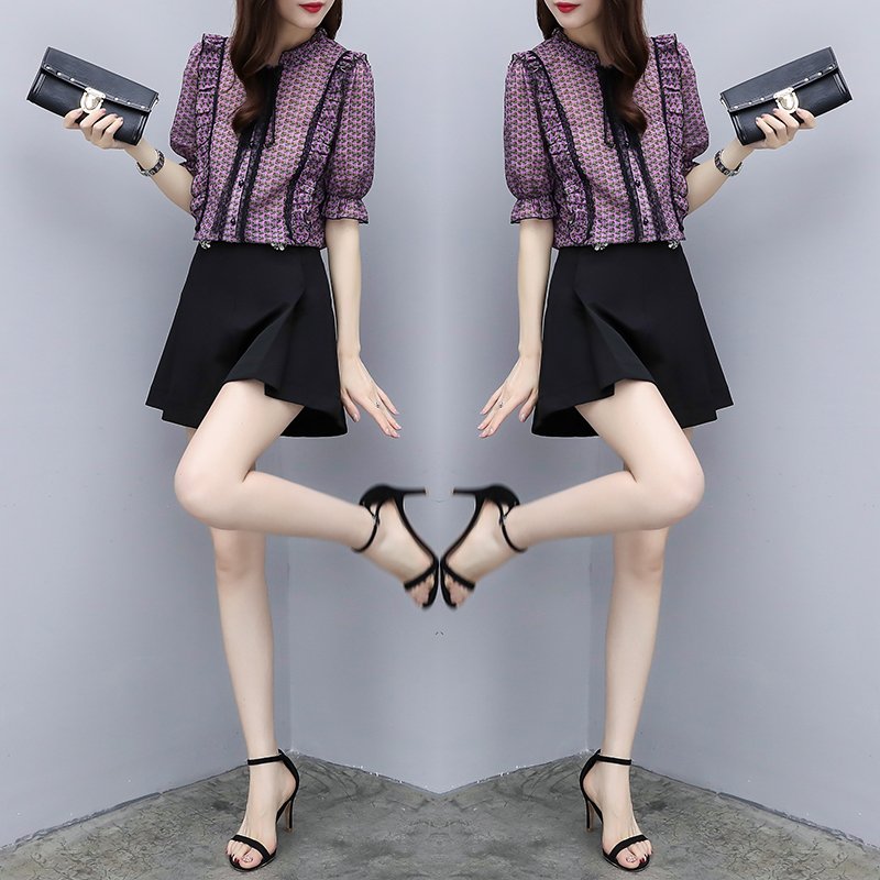 天气将转凉，打底裤扔了吧!40岁老婆换上时髦套装，美的认不出