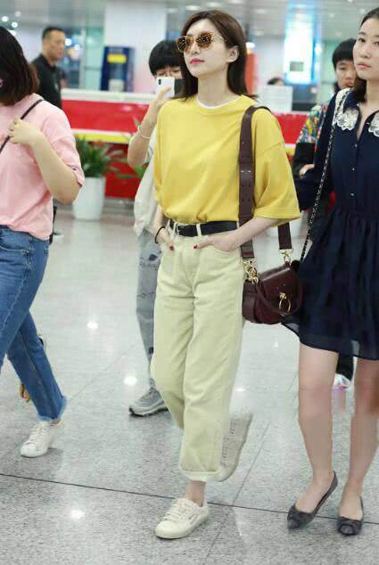 32岁江疏影终于穿长裤了不过看下半身以为是男人,网友:尴尬了