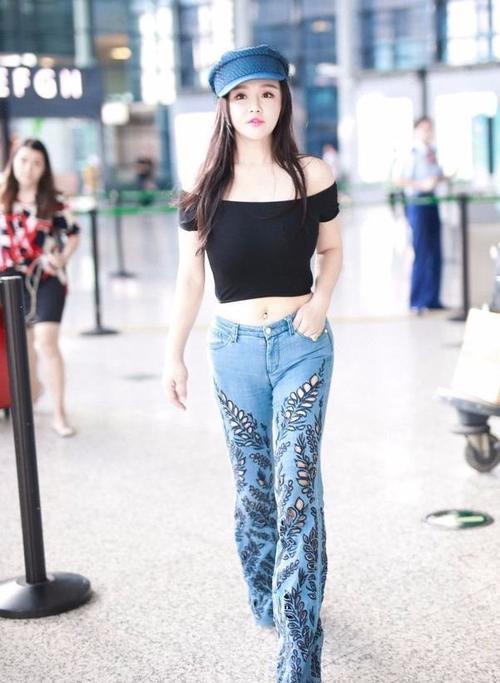 冉莹颖这个露腰装,重点是腰胯比例,网友:这身材拳王好幸福