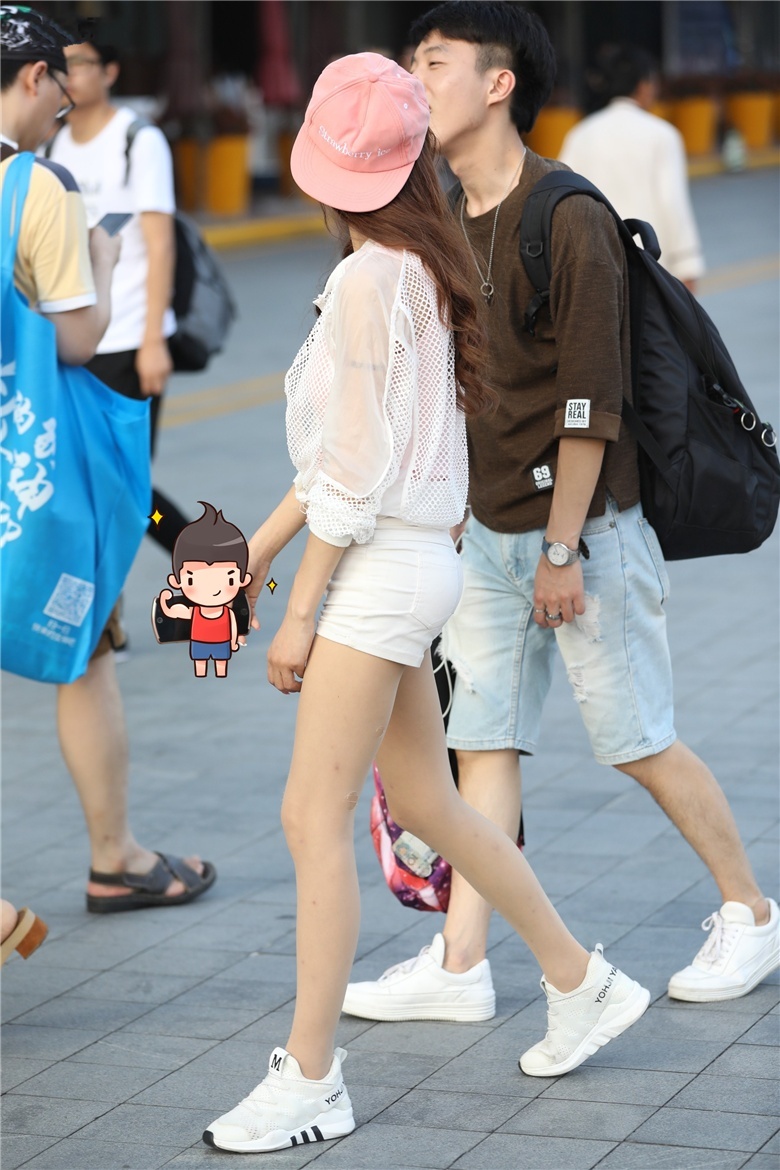 穿肉丝的可爱型小姐姐，清纯的感觉是装不出来的