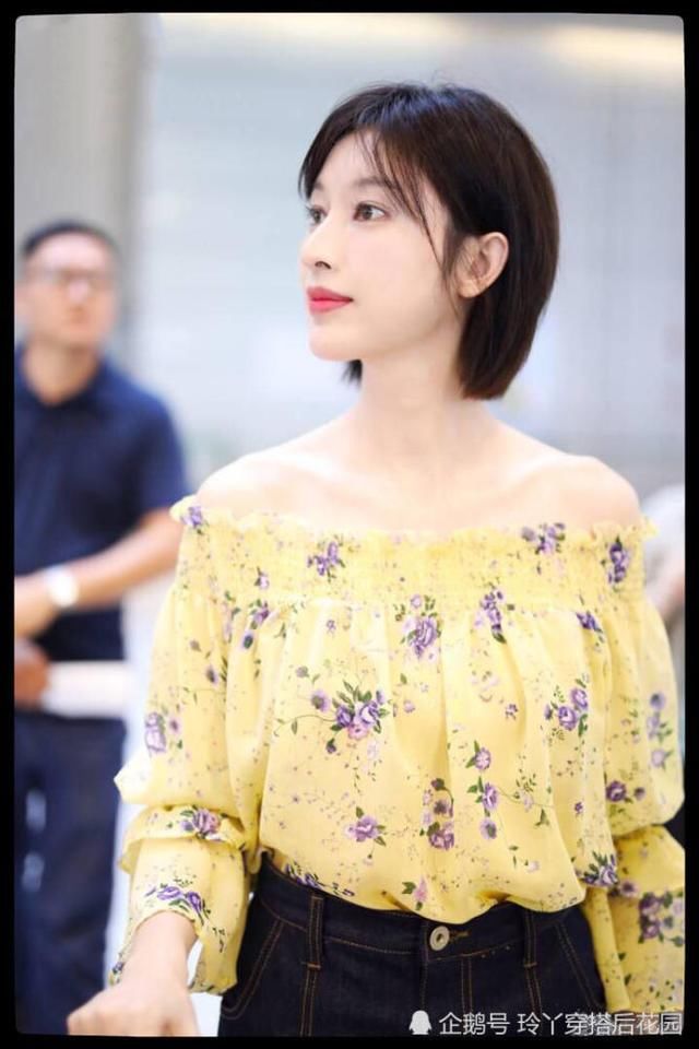 张俪嫌超短裙太紧,特意剪开一道口子,网友:女神也疯狂!