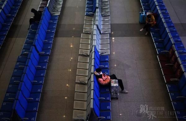  列车保洁|镜界丨疫情下的春运