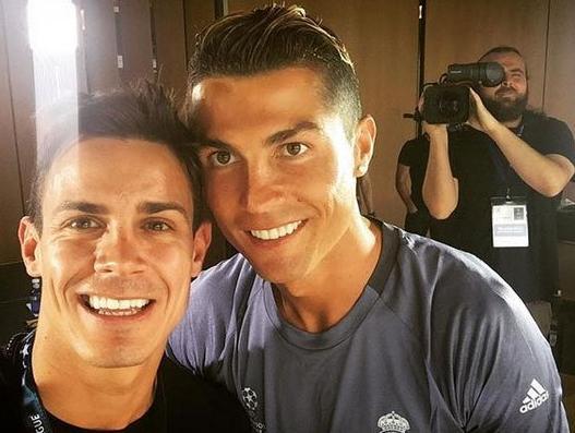 好友披露C罗吃红牌后心情：感觉遭受最大不公，被欧足联报复了