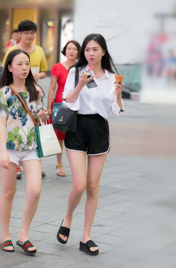 重庆街拍, 时尚清爽风, 秀出青春活力