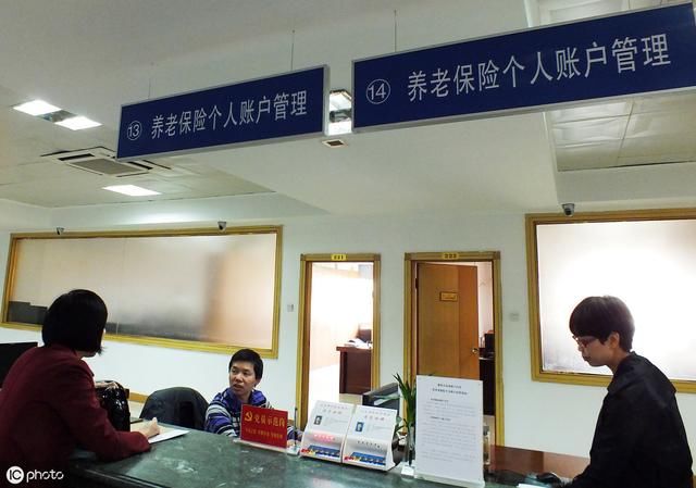 人力资源社会保障部：打击建设市场＂挂证＂问题