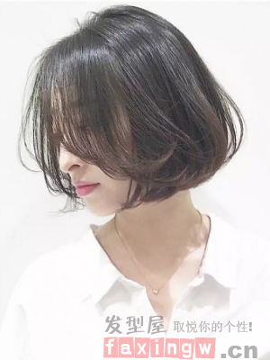 女生精致BOB头短发 彰显自信、阳光又独立的职场女性风采