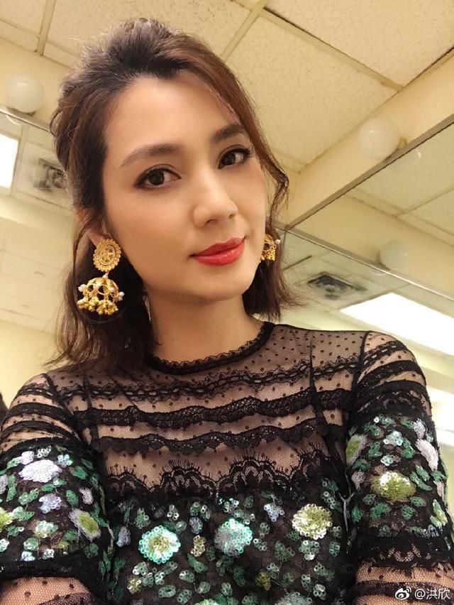 洪欣不得了!换个发型立马年轻20岁，少女感不输张丹峰经纪人!