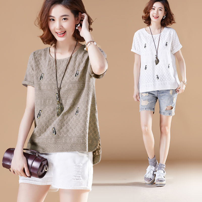 身材丰盈的女人，穿这样的T恤，尽显曲线好身材