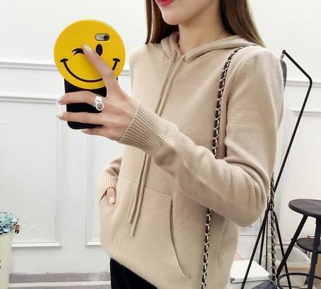 马上就到中秋，别买风衣了！今年流行穿洋气卫衣，显瘦显嫩超养眼