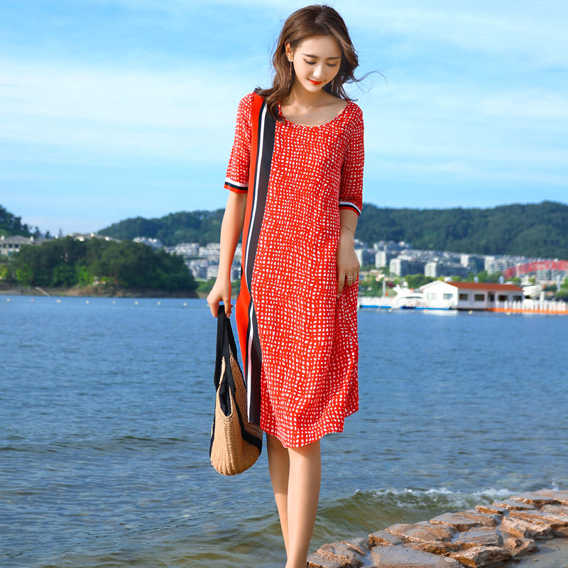 老婆年过51岁,换上这大牌“欧货”裙,高贵洋气嫩成29岁