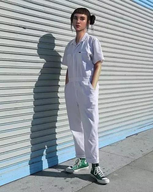 ins最红时尚博主竟是个假人？人类已经阻止不了她的脚步了...