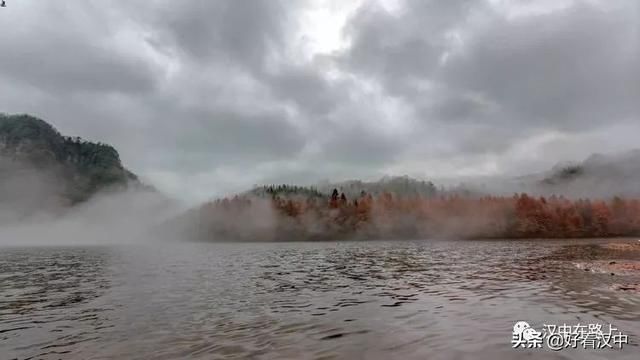 大雪过后的汉中龙池特别适合汉服摄影，不信你看