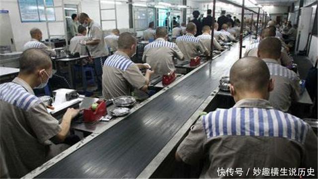  狱警@监狱的空间有限，犯人们在监狱里，是如何度过一二十年的呢