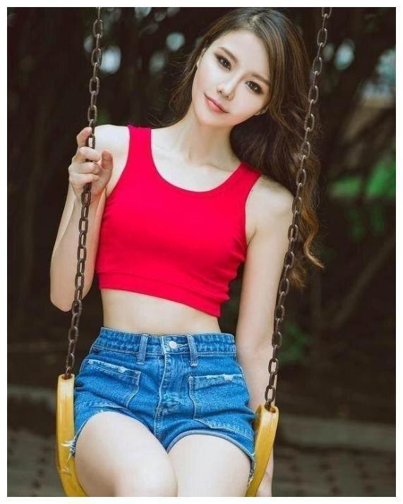 街拍：图2穿着大胆，图4漂亮多姿，图6时尚有女人味