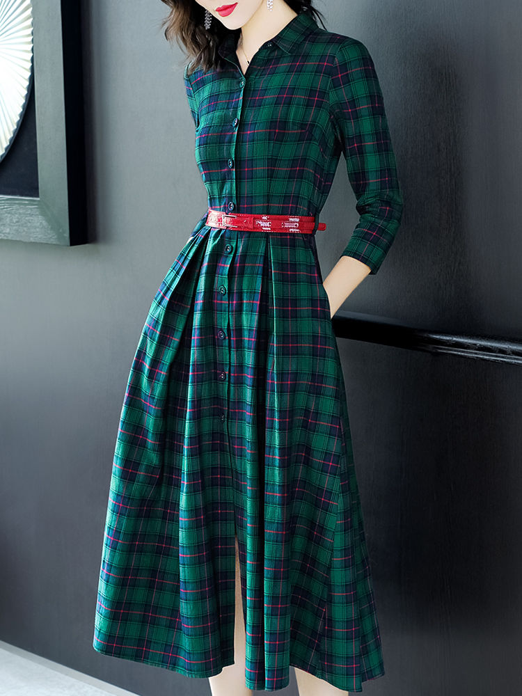 秋高气爽的时节，要穿的浪漫又保暖，这款裙子搭配高跟鞋超时尚