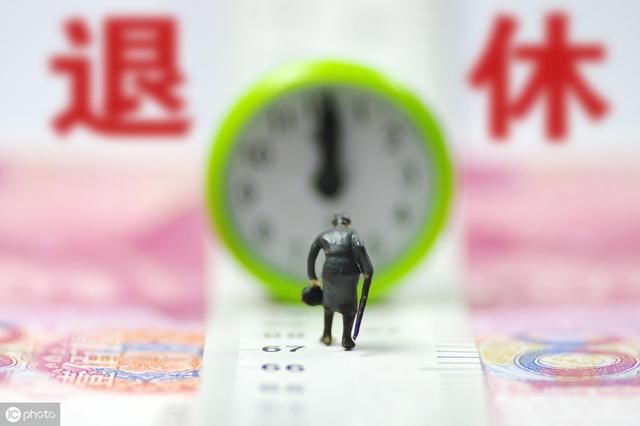 下个月起，新公务员法落地，基层公务员待遇提高，还有六大福利