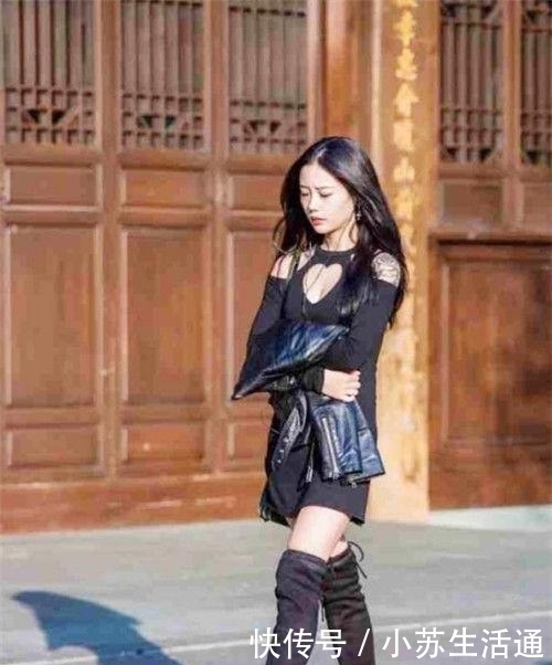 穿搭|肤白貌美的美女街拍:精心搭配的美女,尽显女神的甜美感