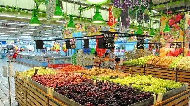  #女童#5岁女童偷吃超市1颗草莓，店员要求赔偿90元，妈妈的话令其羞愧
