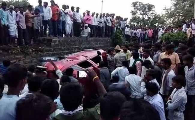 印度智障女被怀疑是人贩子被村民打死,起因竟然是个谣言