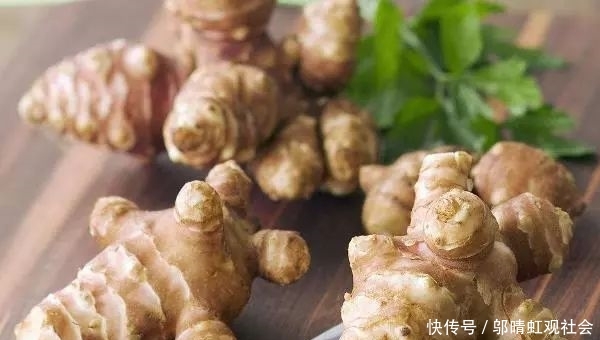  [根茎]农村的一种“野草”常遭农民铲除，实际上不但好吃，而且