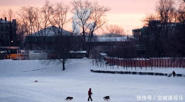 此地比我国面积还大300万, 但是人口为何才4000万