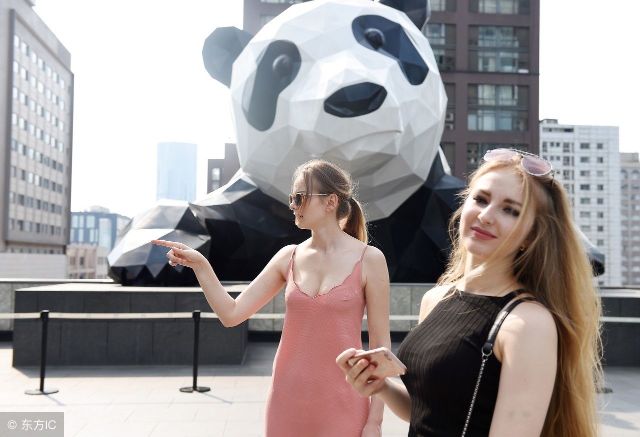 中国小伙娶乌克兰美女并不容易，不像找越南媳妇那样简单