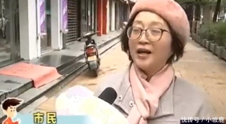 洒水车雨天作业，市民指责“太浪费”，环保单位：不懂别乱说！