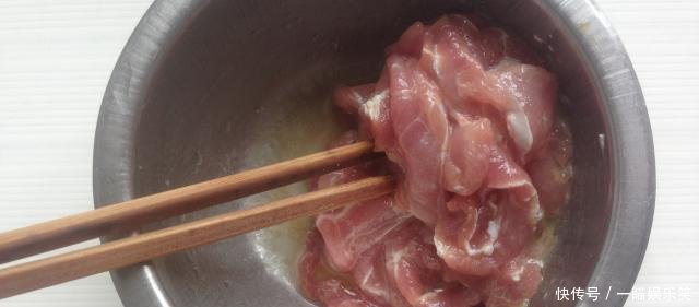  苦瓜的时：炒苦瓜有苦味用“它”浸泡一会，苦瓜清脆又好吃