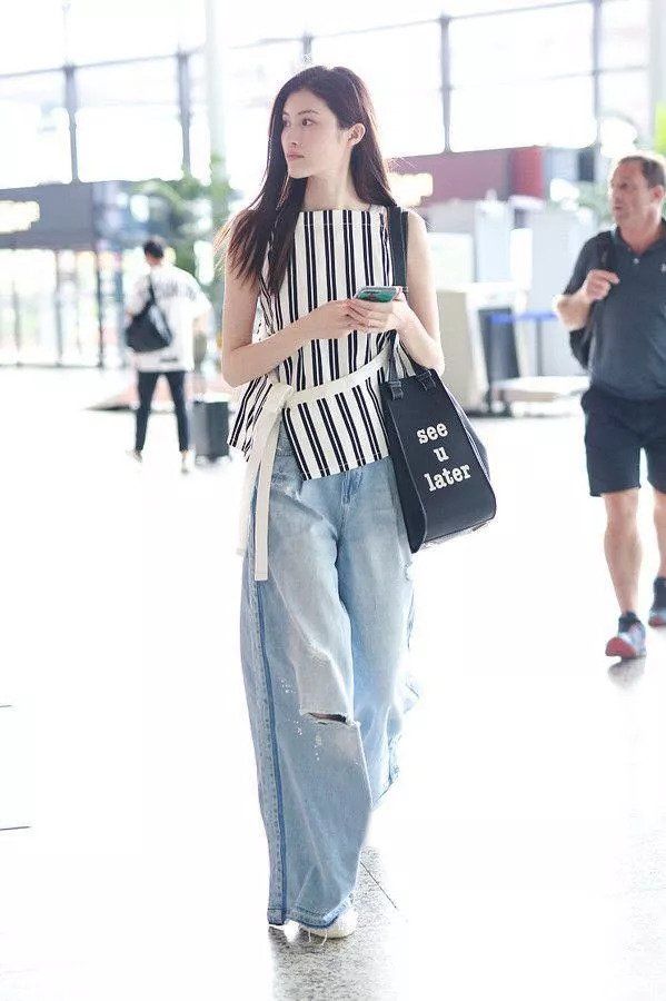 她在衰落之时被温州大佬收购，如今竟然位居女装品牌前列?牛逼!