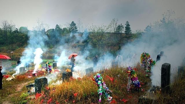  「疫情防控」清明节将至，农村人今年还能扫墓祭祖吗？