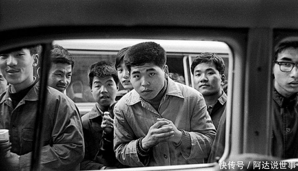  出门：30多年前的上海长啥样道宽车不多，出门也得挤公交