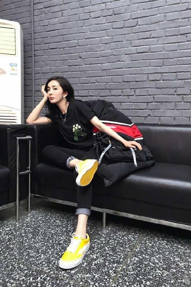 杨幂和baby同框未P照片流出，网友口水直流