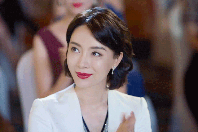 女强人■这个女人也太会涂口红了，陈数新剧看得我好上头