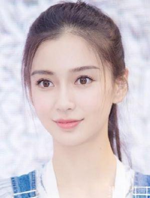 杨颖留空气刘海,唐嫣留空气刘海,郑爽留空气刘海,差别有点大!