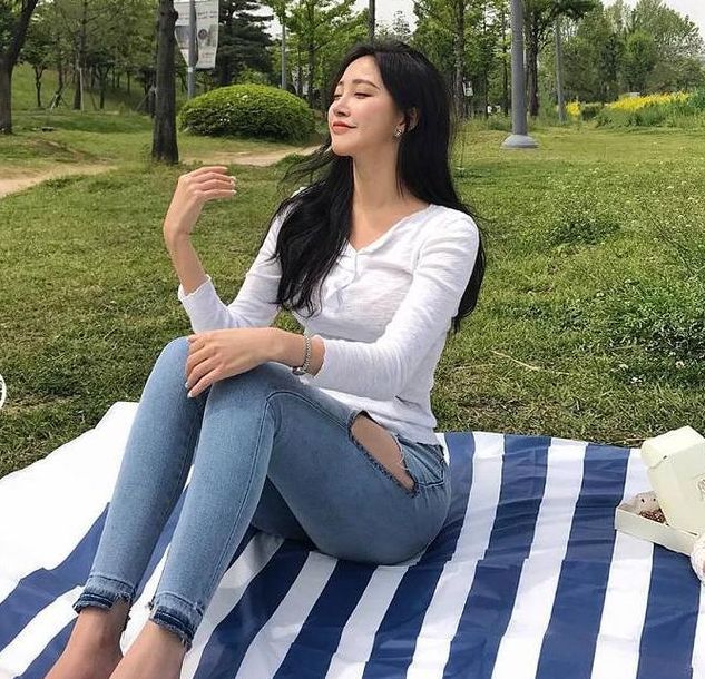 一条紧身牛仔裤,别有一番独特韵味!