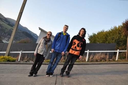 步行350米相当于爬25楼的“最陡峭街道”，坡度高达38度！