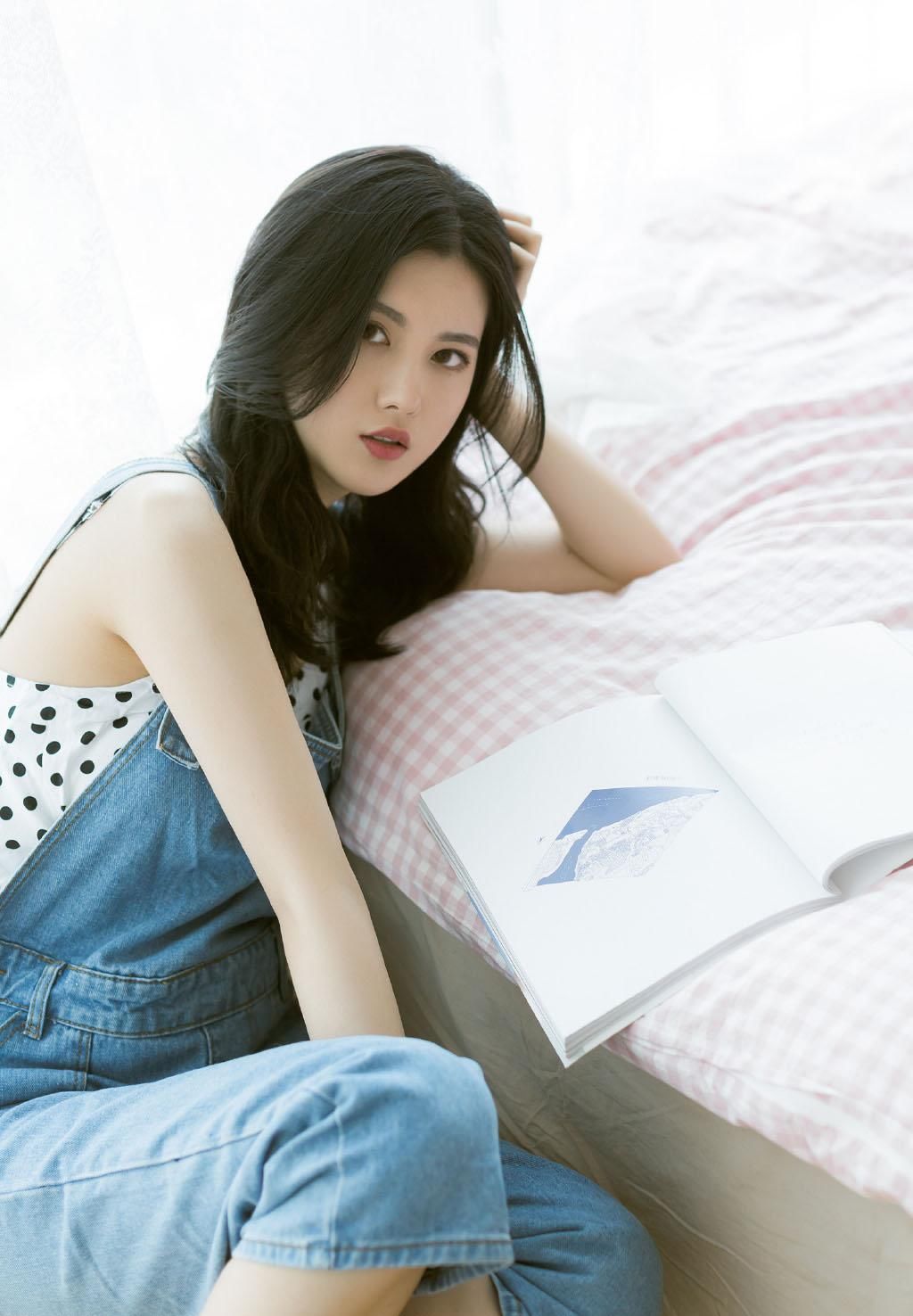 惹火尤物美女小露内衣性感私房诱惑图片