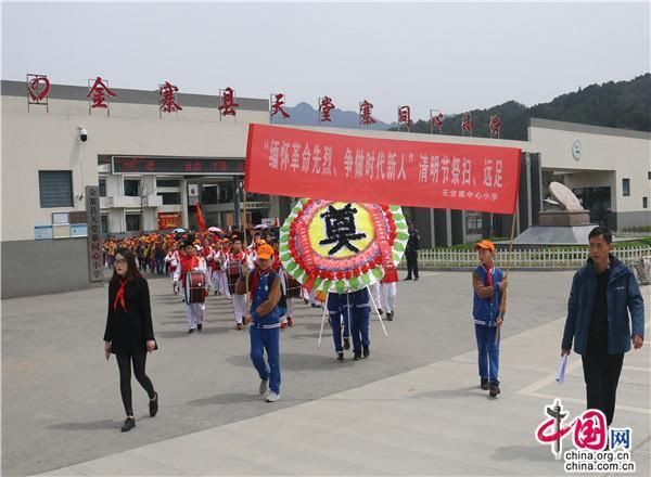  「老师」兰花魂：兰舌终有凋零日 草根不竭永精神