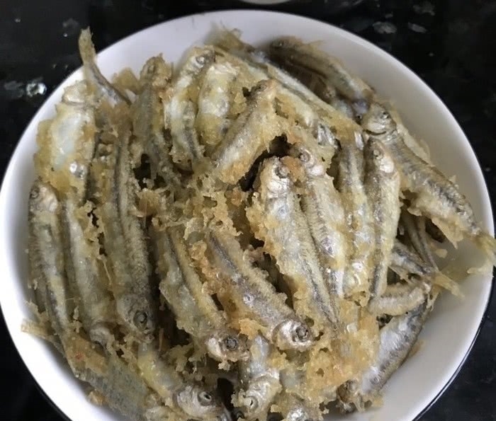 『名贵』瀑布溪流探钓,野钓名贵溪水石斑鱼,钓获60多条马口鱼和石斑鱼