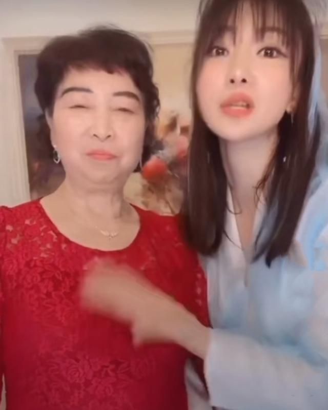  『柳岩』柳岩妈妈曝选女婿条件遭女儿吐槽要求太多，柳岩称沟通的好就行