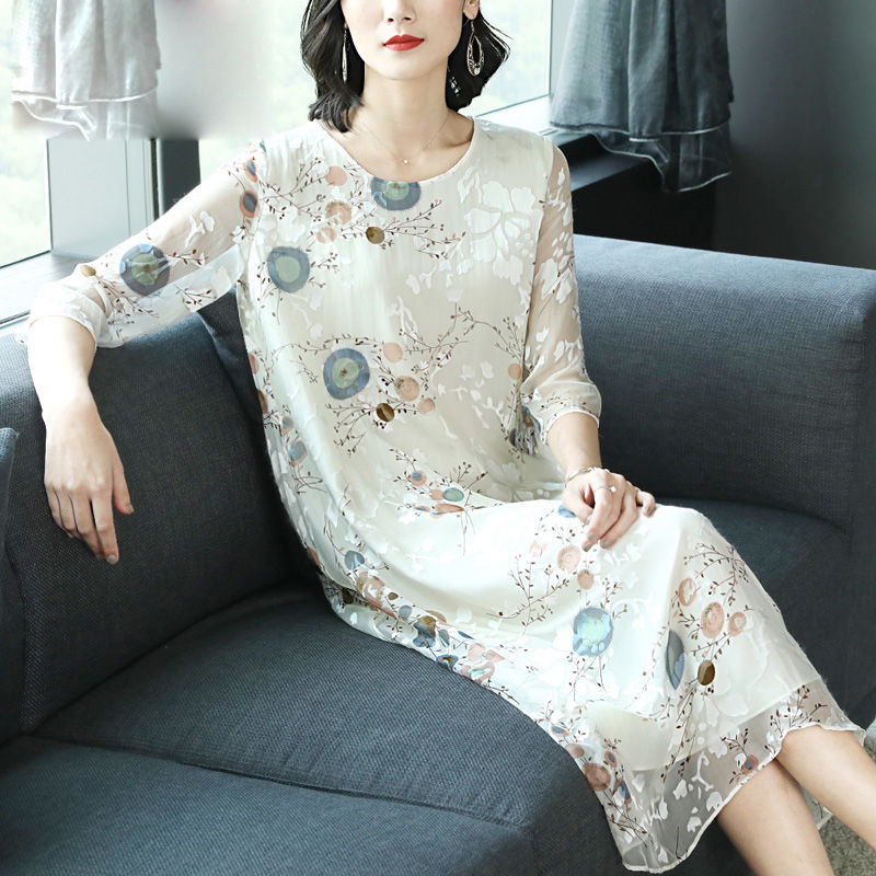 7月新上”嫩黄裙“，特适合肤黑腰粗的女人，藏肉显白超嫩美