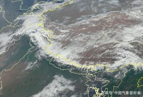 特大暴雪：中国这个地方连下雪3天积雪逼近1米！会不会下到东部？