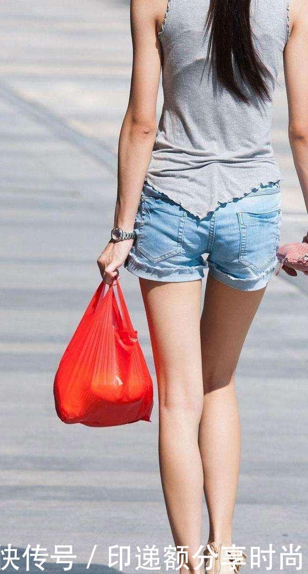 紧身裤充满了的迷人魅力,彰显你优雅妩媚完美身段!!