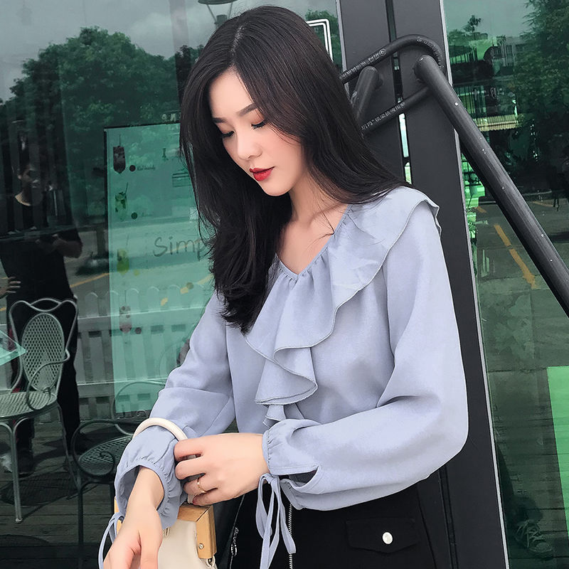 小姨真会打扮，精致小衫+烟管裤，洋气显美嫩，没人看出45岁