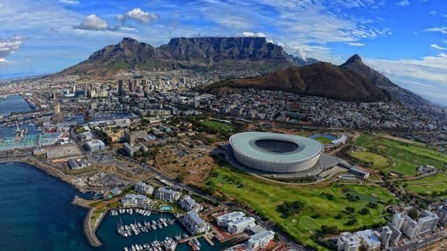 非洲最发达的国家，一个国家三个首都，被誉为彩虹之国，还有企鹅