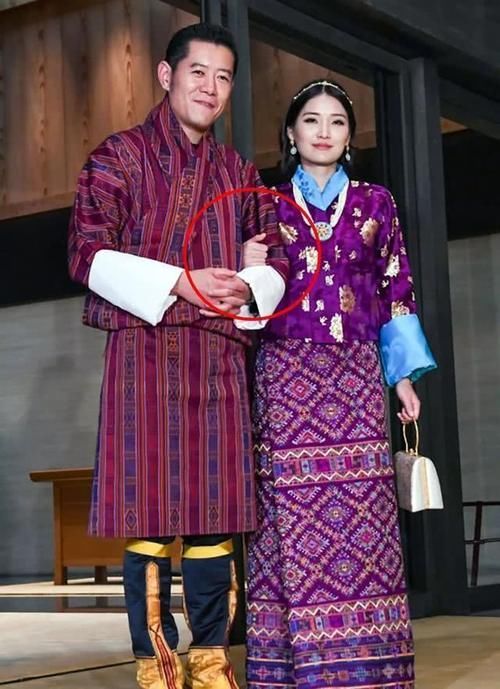 『不丹』30岁不丹王后痴迷高跟鞋,怀了二胎也不愿意脱下,还命人在鞋上绣花